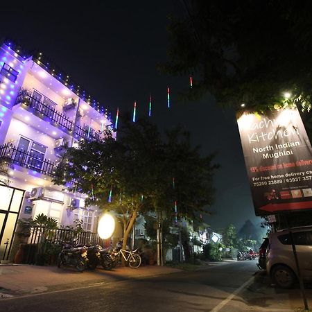 Hotel Super Townhouse Kachnar House Vikas Nagar Hasanganj Exteriér fotografie