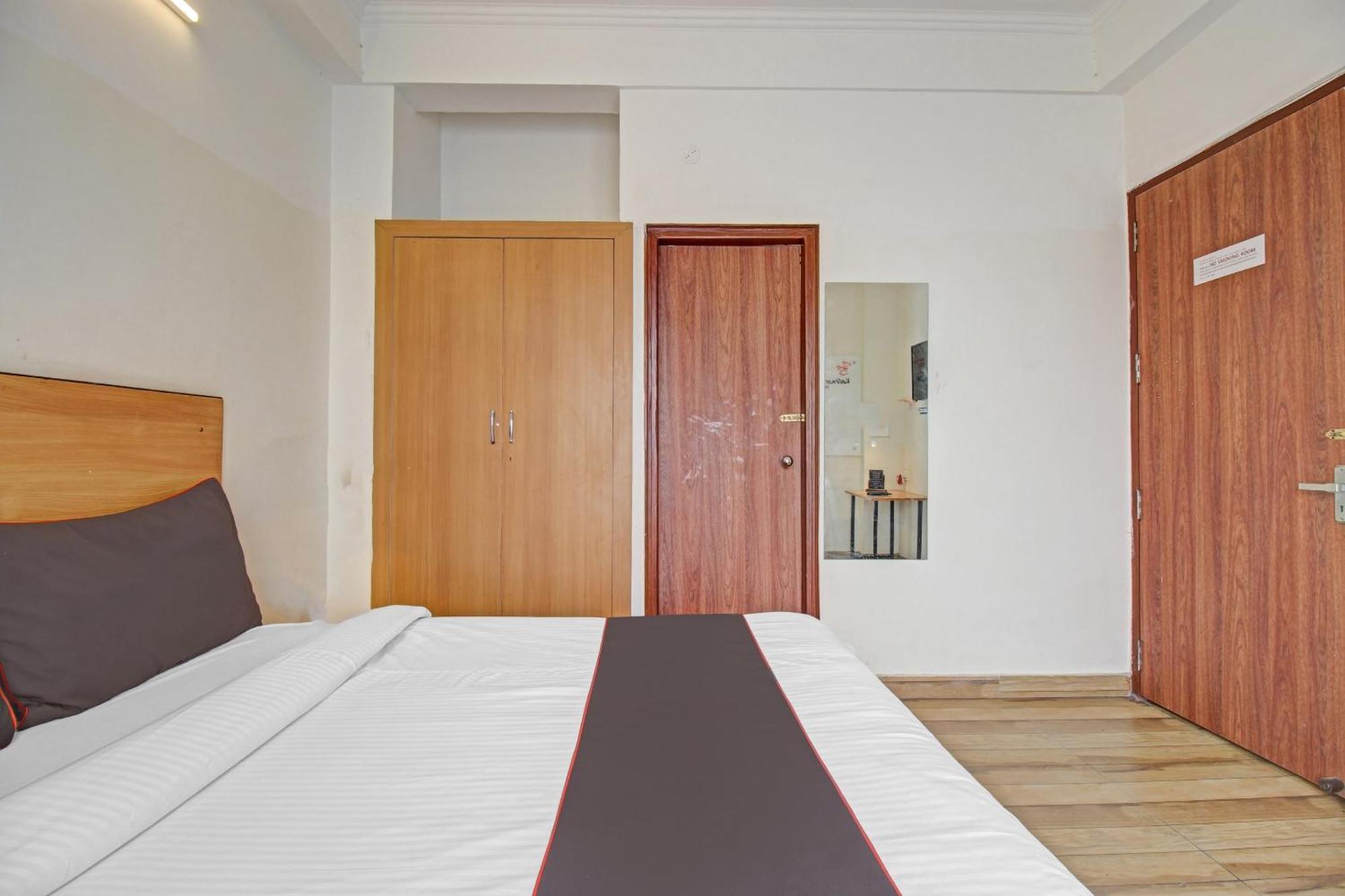 Hotel Super Townhouse Kachnar House Vikas Nagar Hasanganj Exteriér fotografie