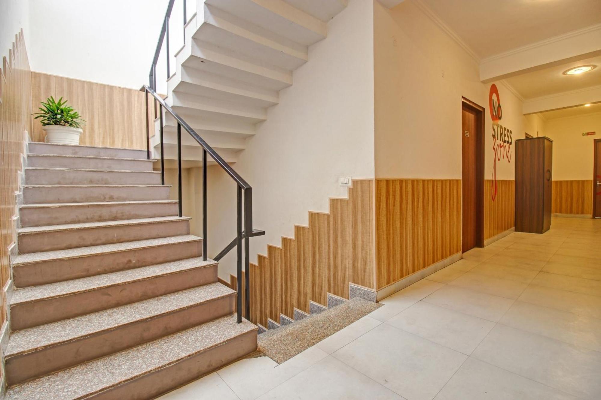 Hotel Super Townhouse Kachnar House Vikas Nagar Hasanganj Exteriér fotografie