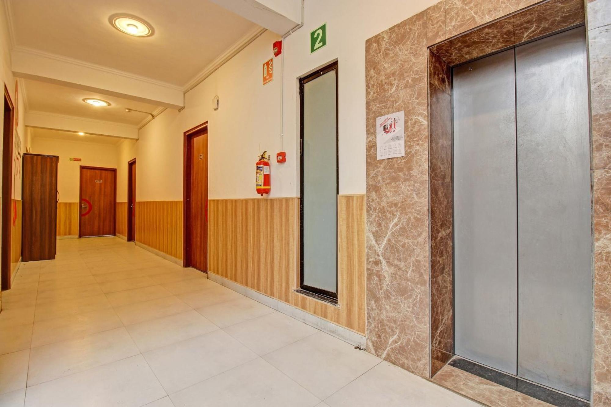 Hotel Super Townhouse Kachnar House Vikas Nagar Hasanganj Exteriér fotografie