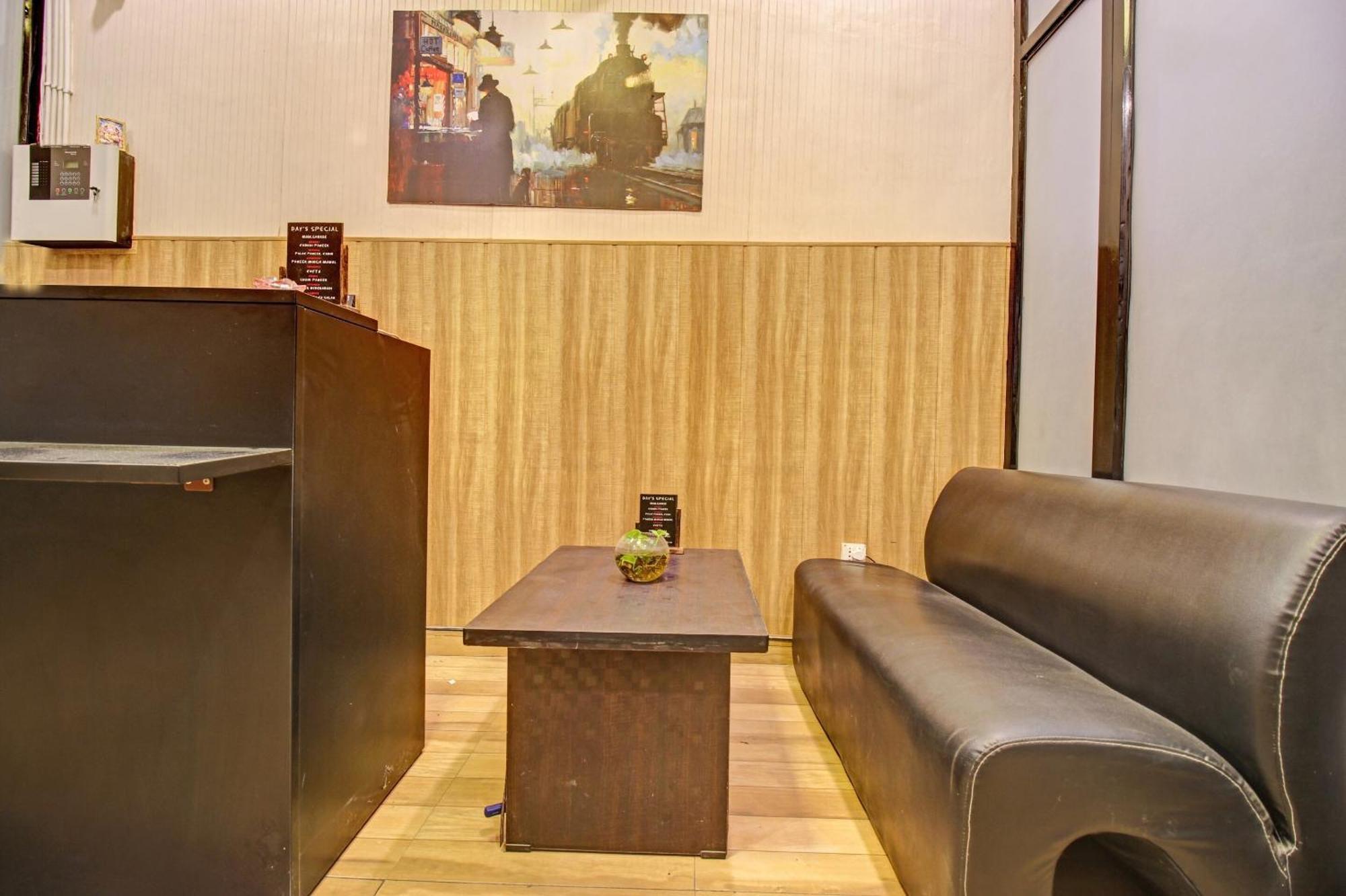 Hotel Super Townhouse Kachnar House Vikas Nagar Hasanganj Exteriér fotografie
