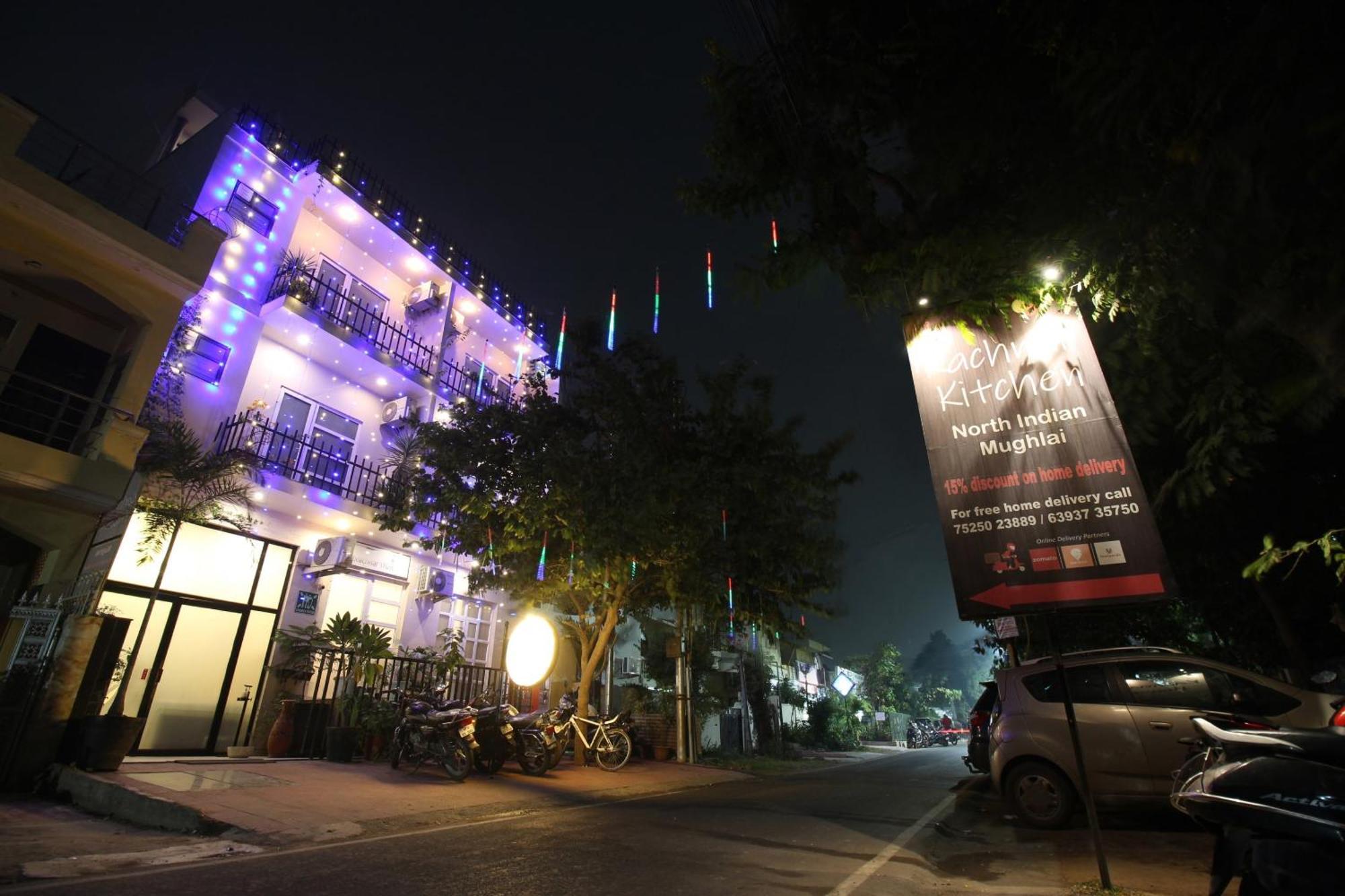 Hotel Super Townhouse Kachnar House Vikas Nagar Hasanganj Exteriér fotografie